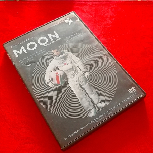 Moon DVD - Picture 1 of 2